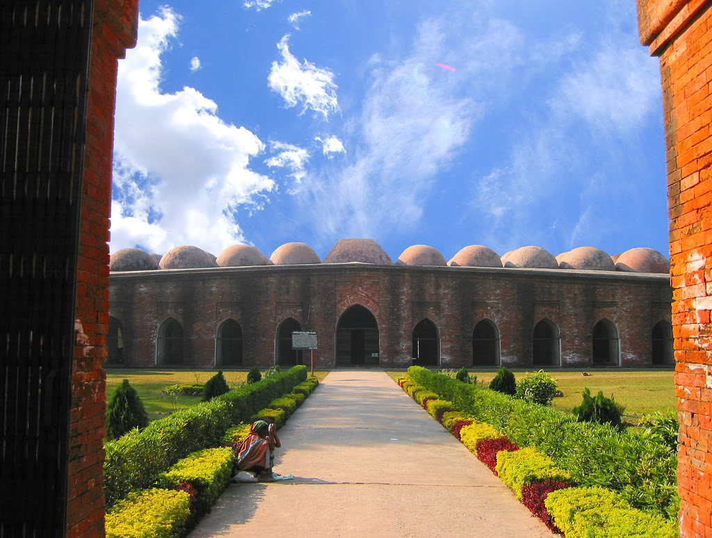 Entrance to the Shat Gambuj Mosque